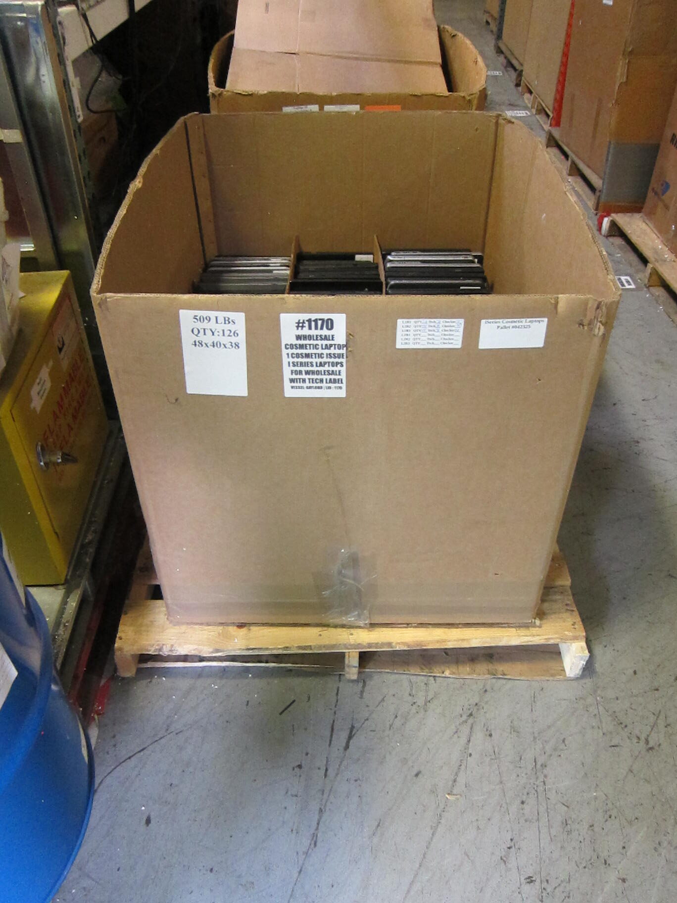 **SOLD**WTS: Lot of 126 Dell/HP/Lenovo i series CPU Laptop working with cosmetic damage.